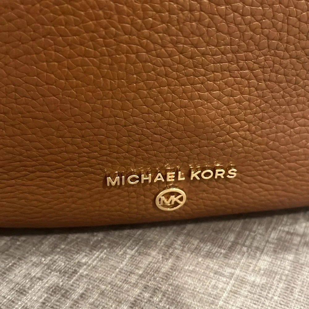 MICHAEL Michael Kors Leather Large boho Shoulder Bag and air pods case
